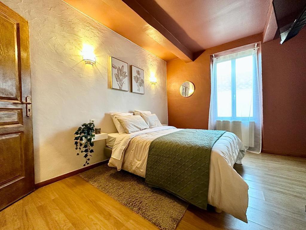 Superbe Maison De Village Сен-Шиньян Экстерьер фото